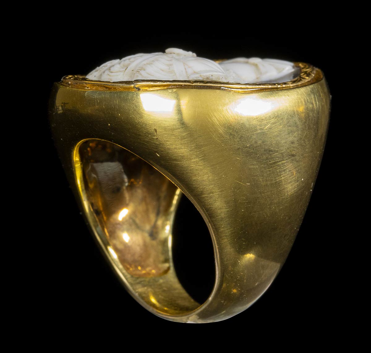 A Neoclassical Onyx Cameo Set in Gold Ring — Bust of Sappho