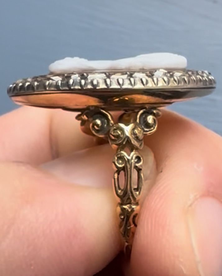 A French 18K Gold Ring with Agate Cameo & Rose-Cut Diamonds – Empress Faustina the Elder