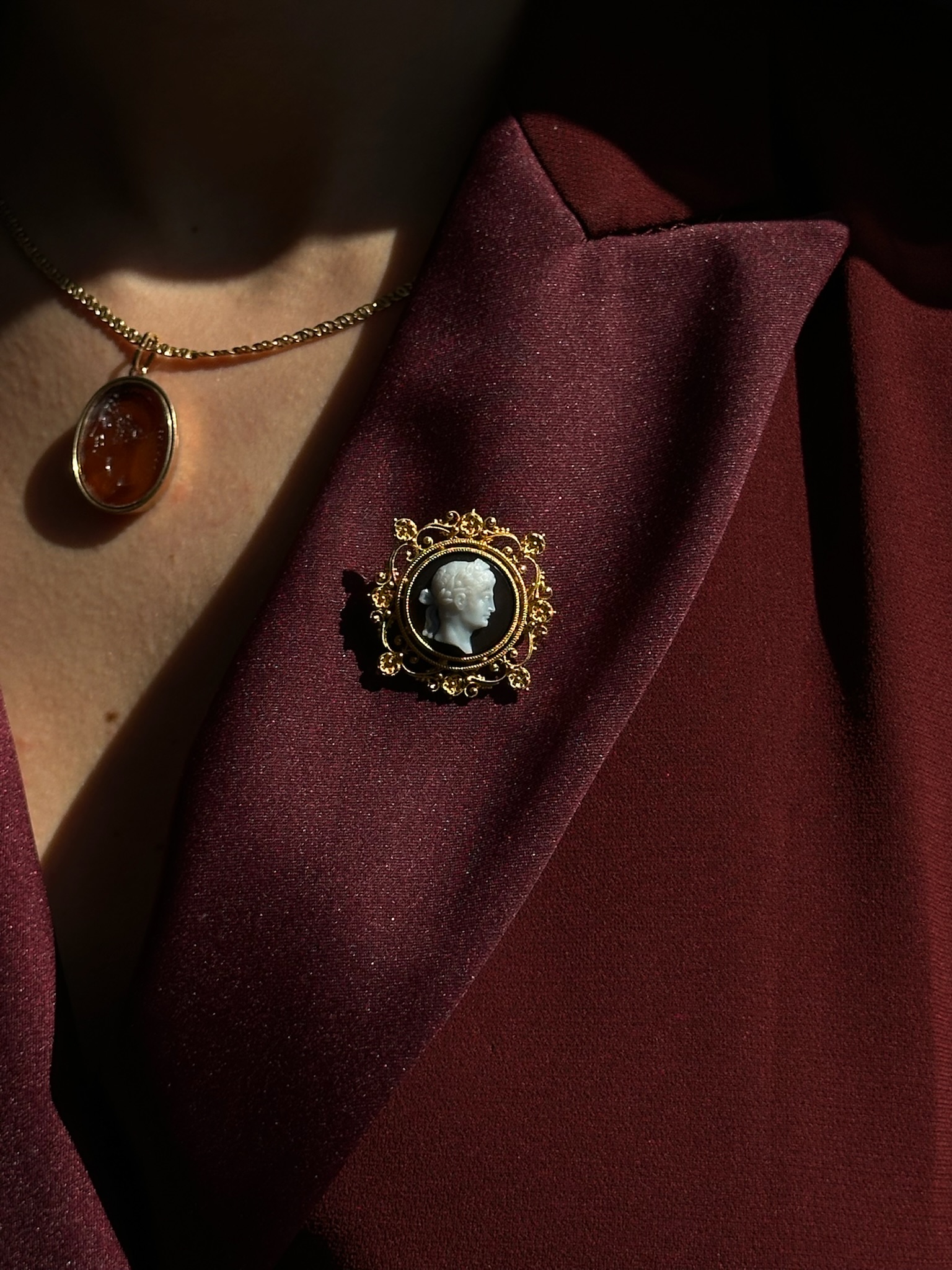 Broche-camée à l'effigie d'un empereur, probablement Claude (10 av. J.-C. – 54 ap. J.-C.)