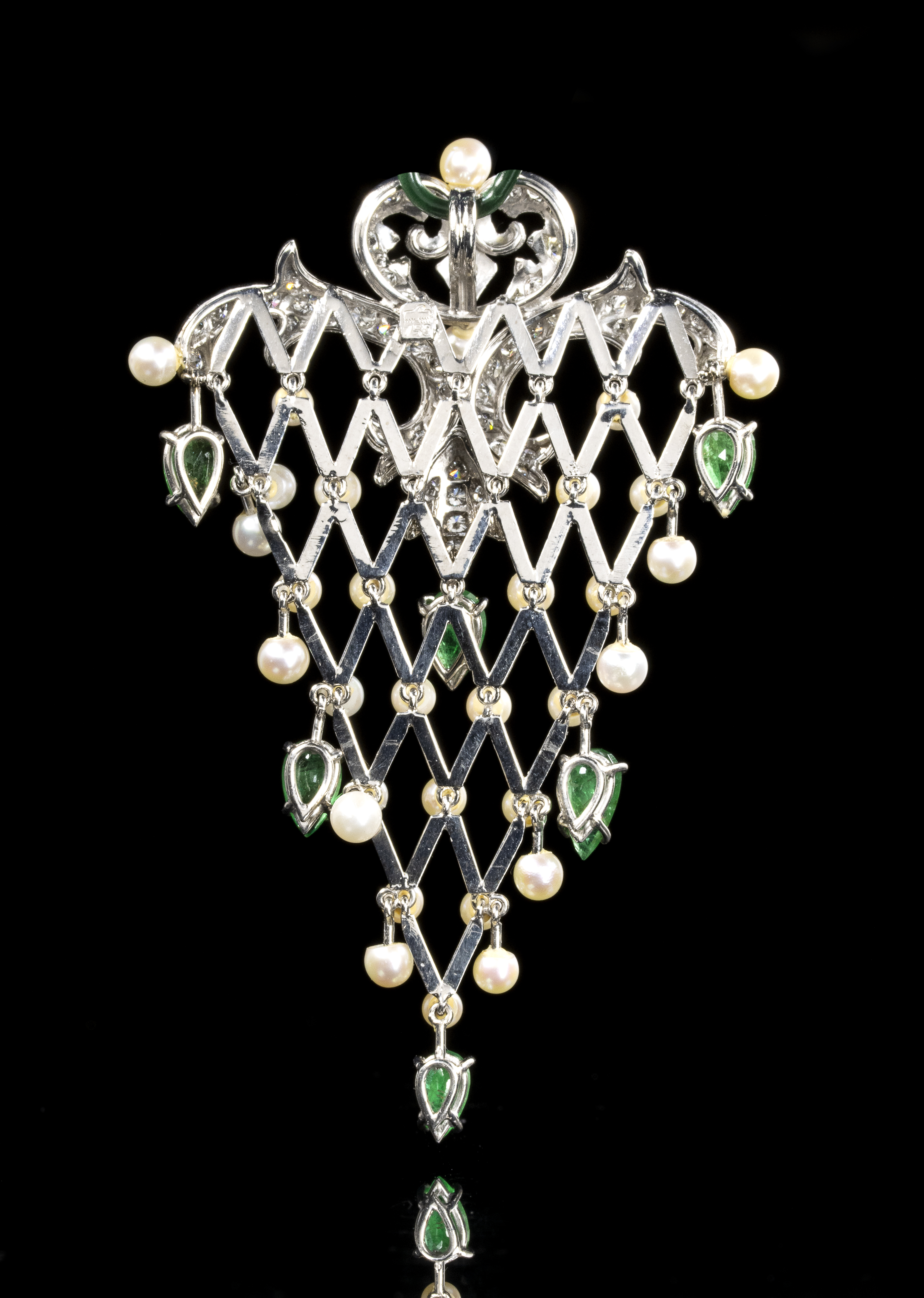 modern, A gold emerald diamonds and pearl fishnet pendant. (20th Century)