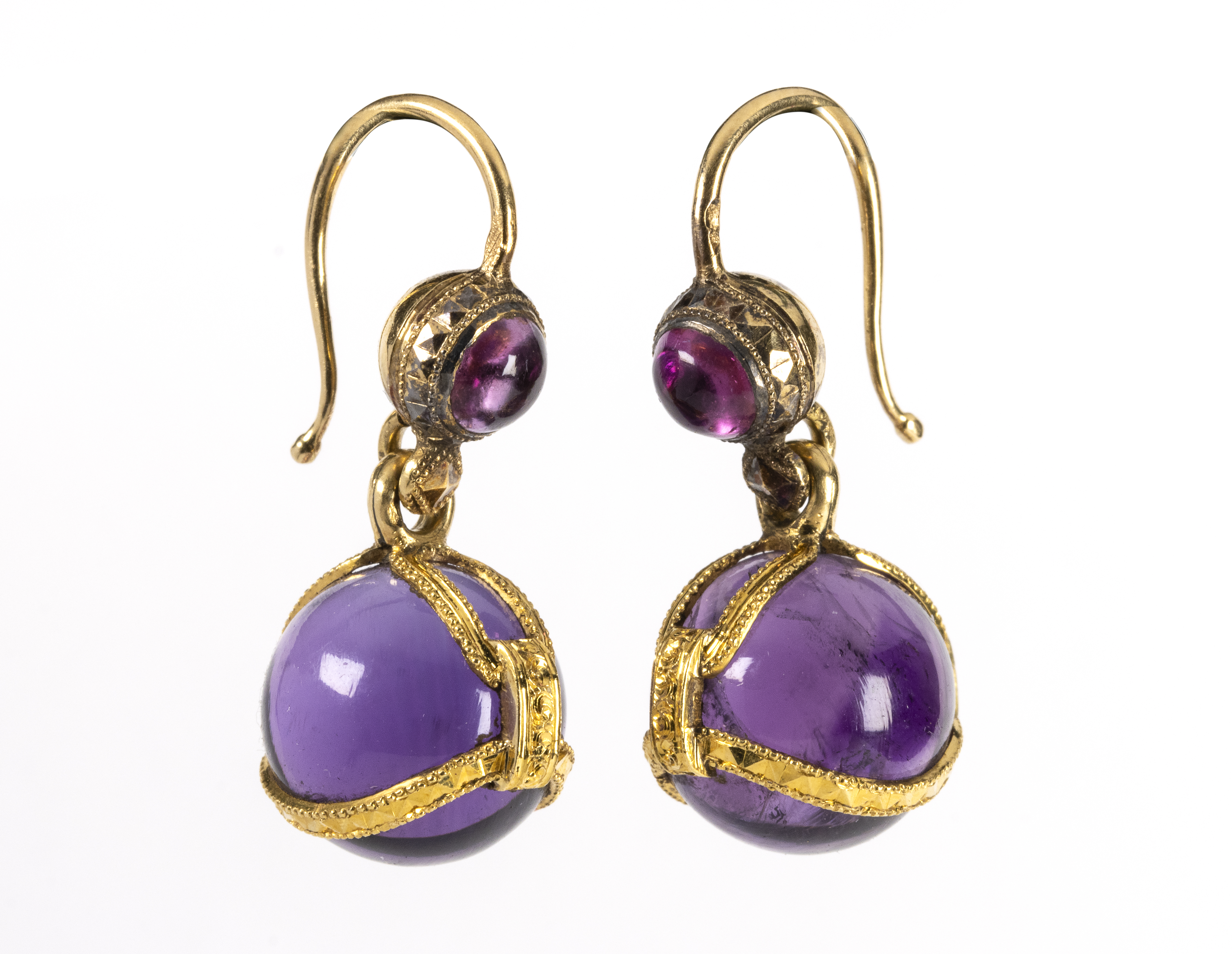 19th century, Bassot et Fils (Paris). A pair of gold and amethyst earrings. (ca. 1850)