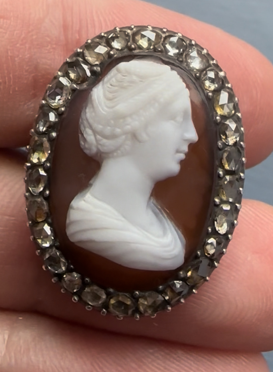 A French 18K Gold Ring with Agate Cameo & Rose-Cut Diamonds – Empress Faustina the Elder