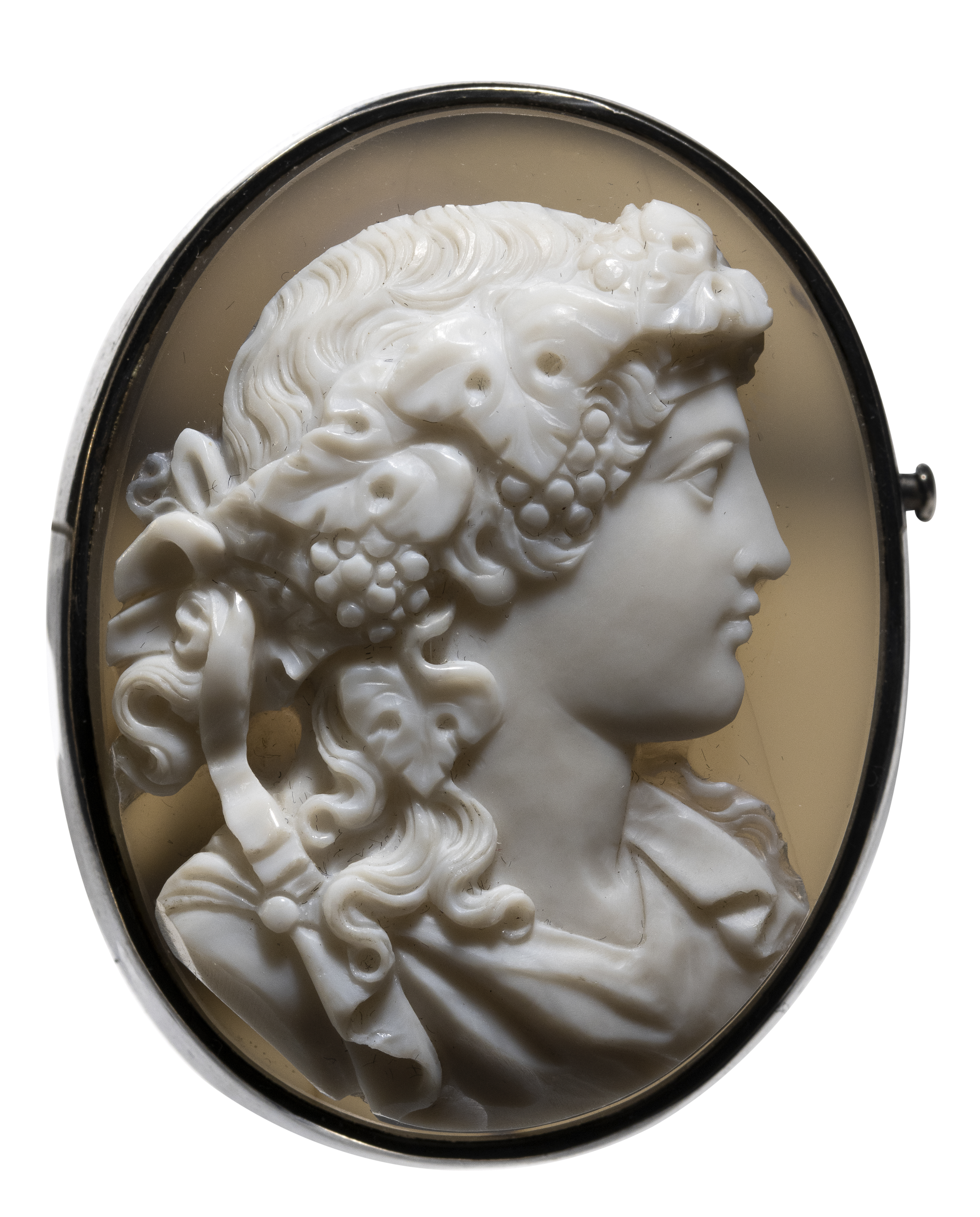 Neoclassical, A silver brooch set with a large Neoclassical agate cameo. Bust of Maenad.  (19th century)