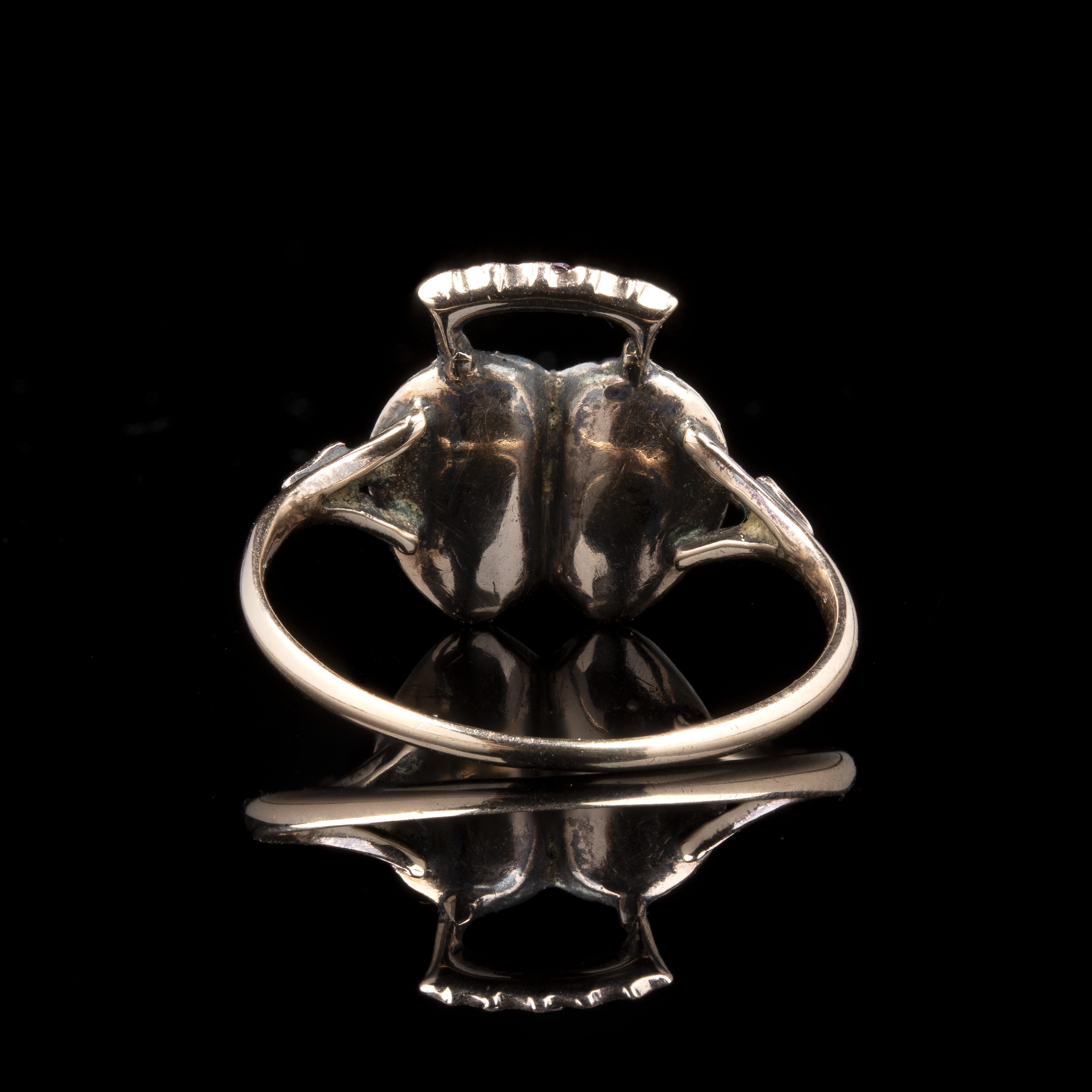 A Georgian/Early 19th Century Gold Double Heart Ring — Moss Agate and Rubies