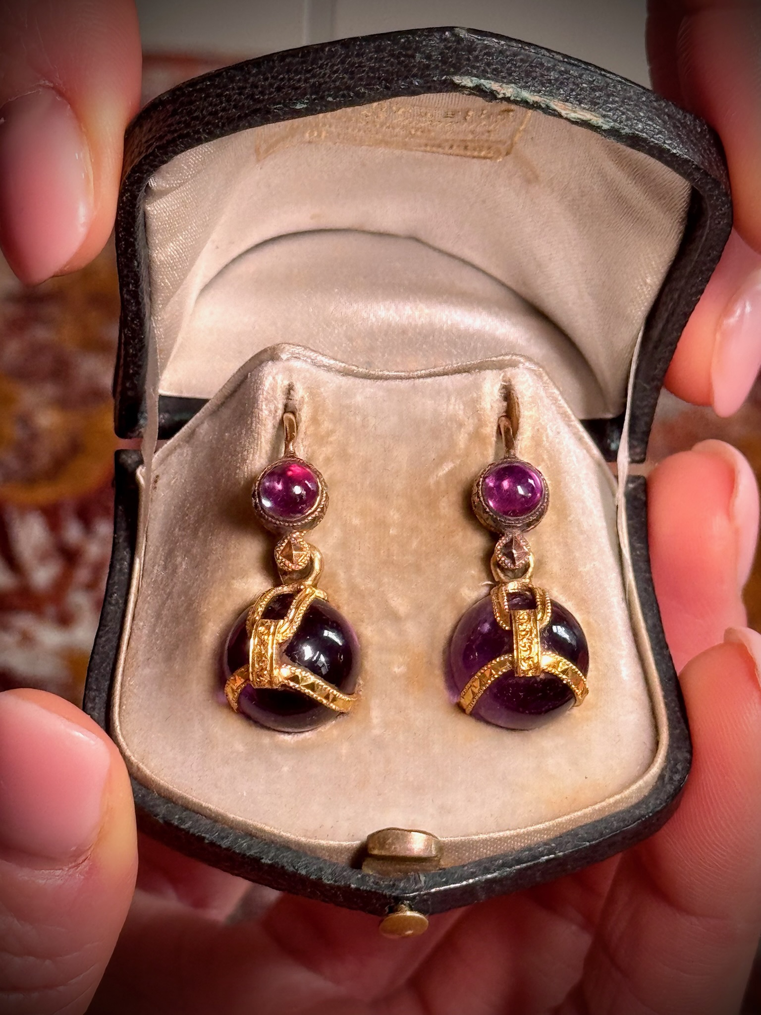 19th century, Bassot et Fils (Paris). A pair of gold and amethyst earrings. (ca. 1850)