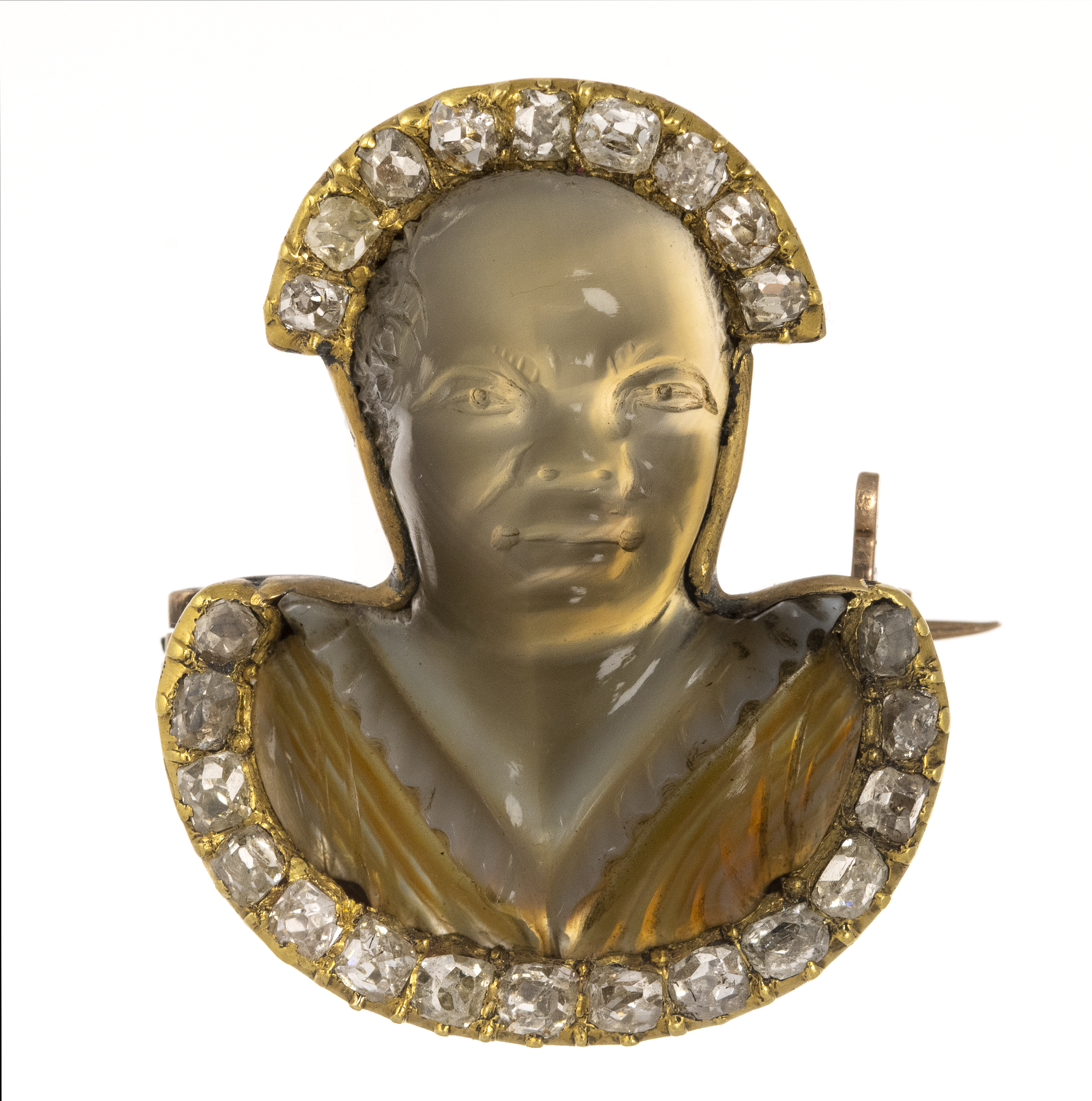A fine Georgian Blackmoore gold brooch with diamonds and an agate cameo.
