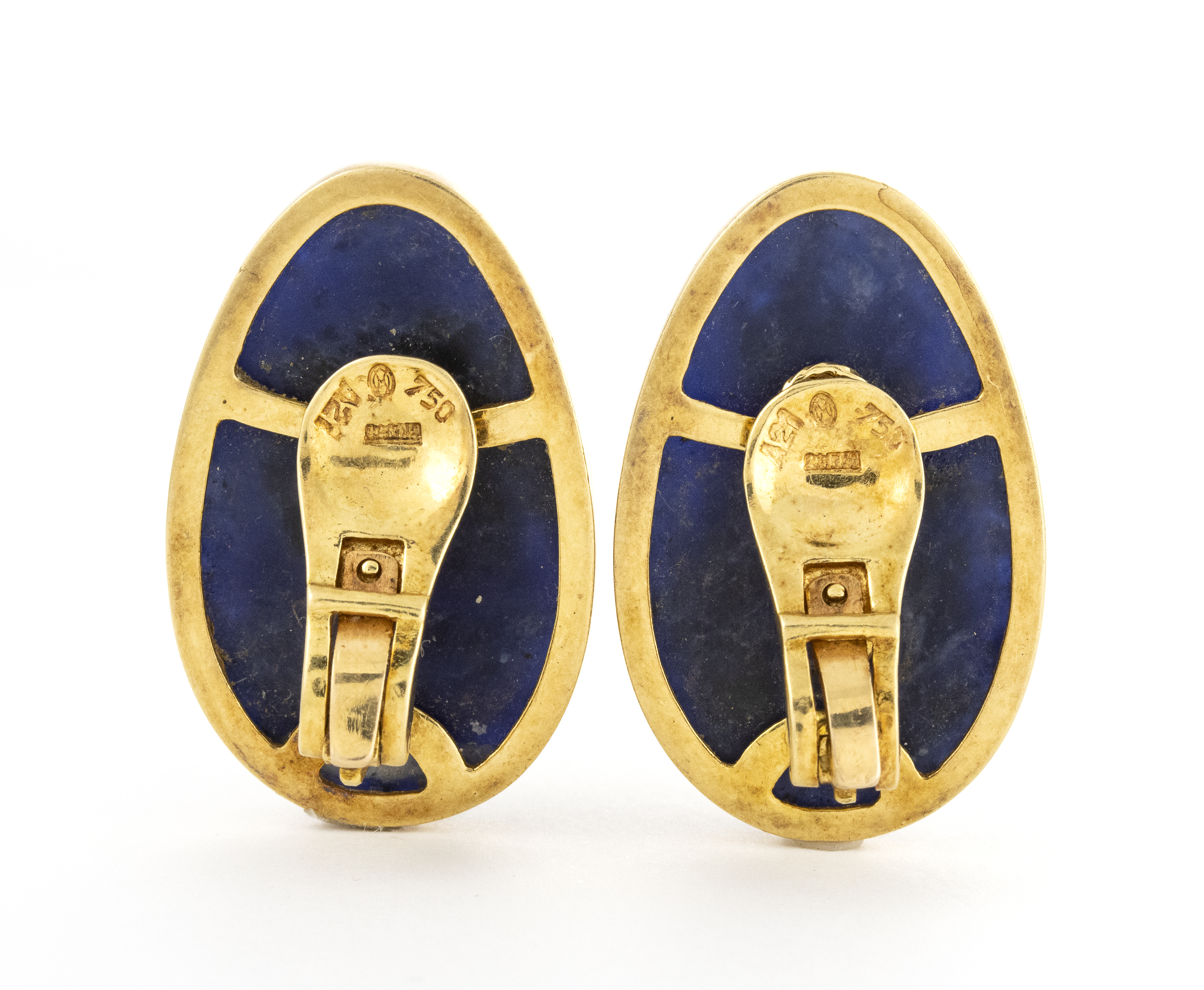 Ilias Lalaounis. Paire de boucles d'oreilles en or et sodalite. (1980s)