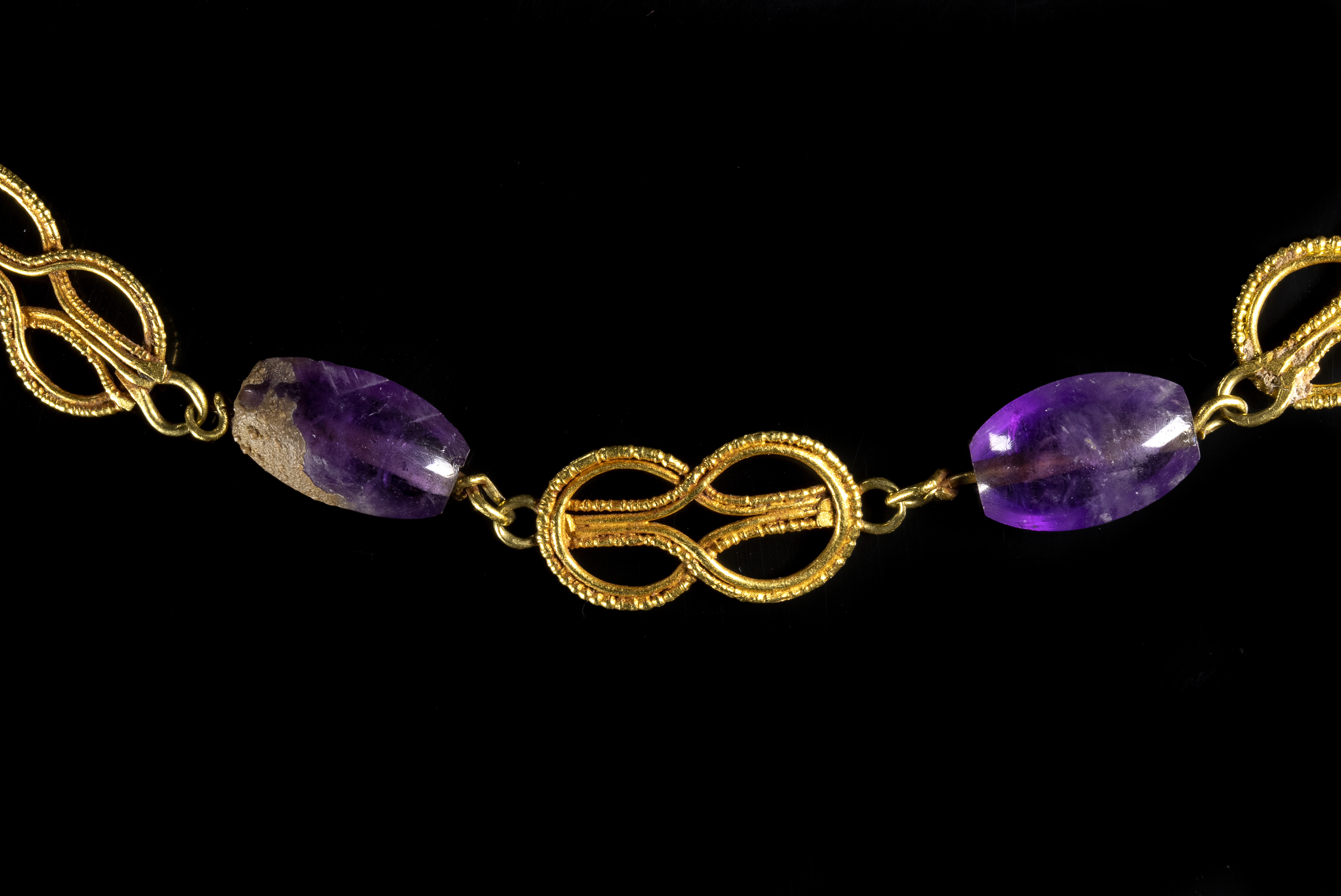 période hellénistique, Collier Hellénistique avec Noeud D'Héraclès (4th century BCE)