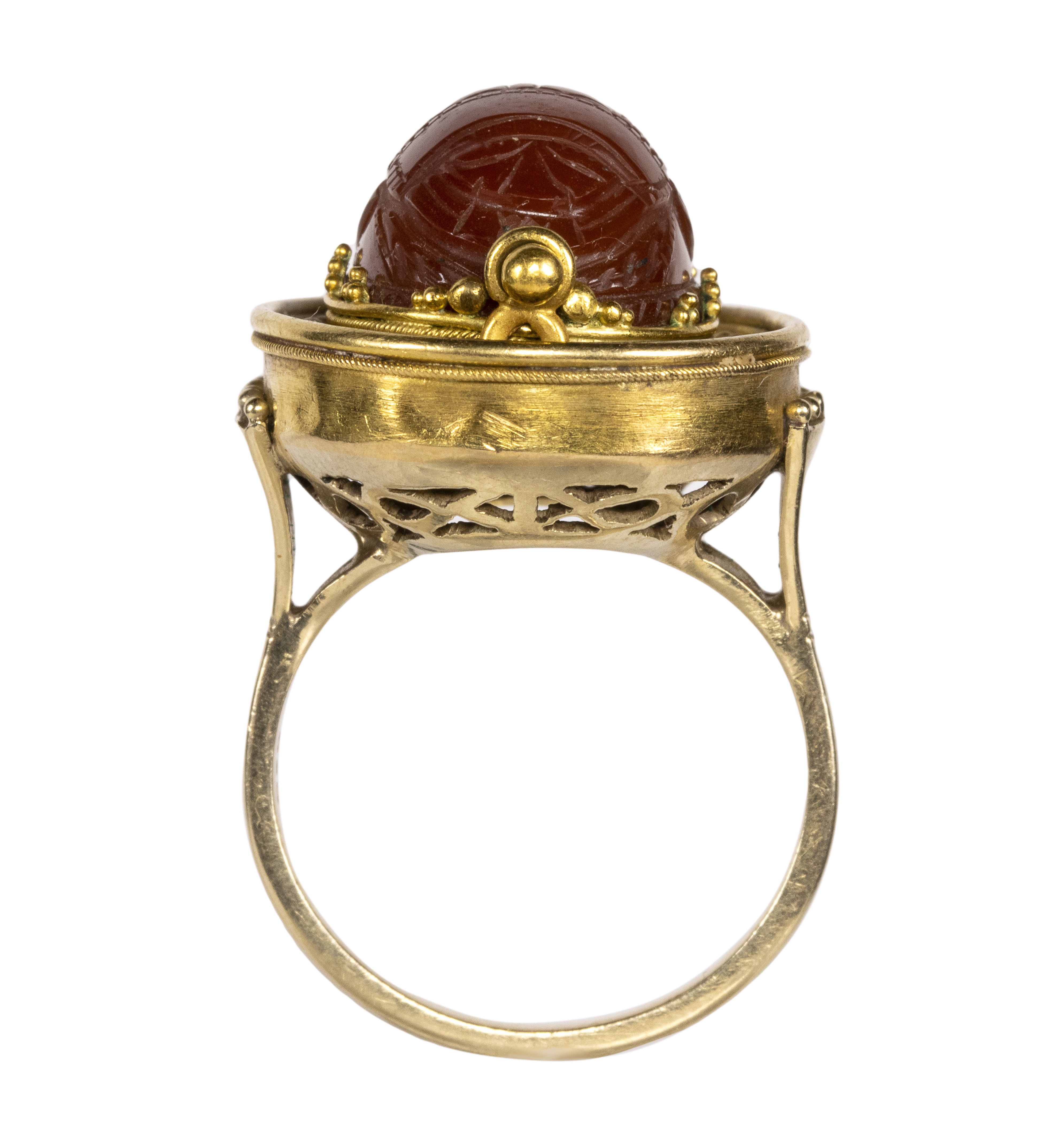 19th century, An  Etruscan Revival gold ring set with a swivel carnelian  scarab. Hercules. 