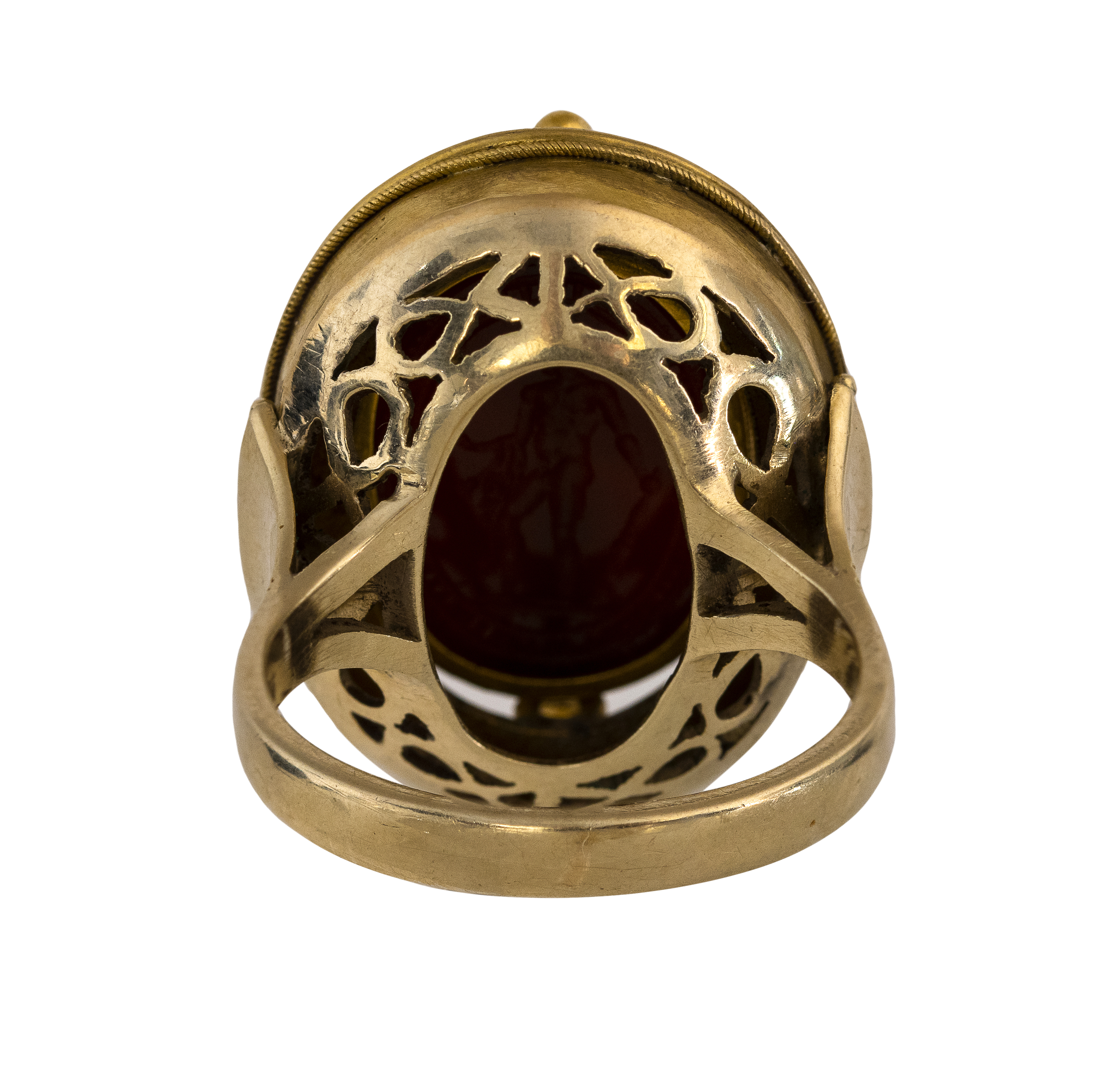 19th century, An  Etruscan Revival gold ring set with a swivel carnelian  scarab. Hercules. 