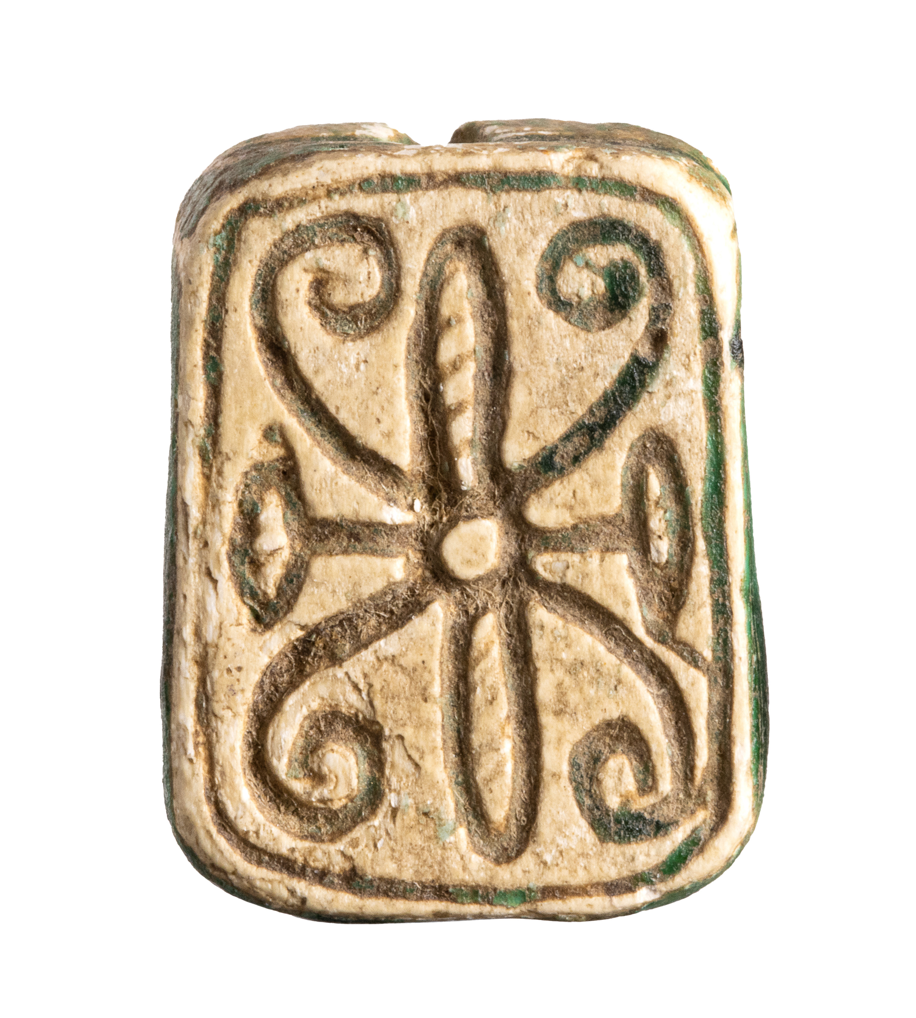 New-Kingdom, A New-Kingdom faience amulette. 14 Scarabs/Rosace. (1550-1070 BCE)